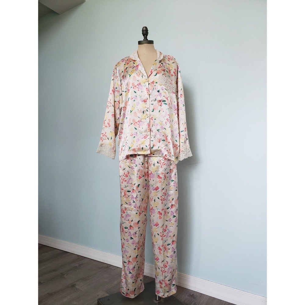 VTG‎ Victoria's Secret Size S Gold Label Ivory Floral Satin Lacy Pajama Set